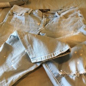 Fun andFunky white paint spattered w/hole